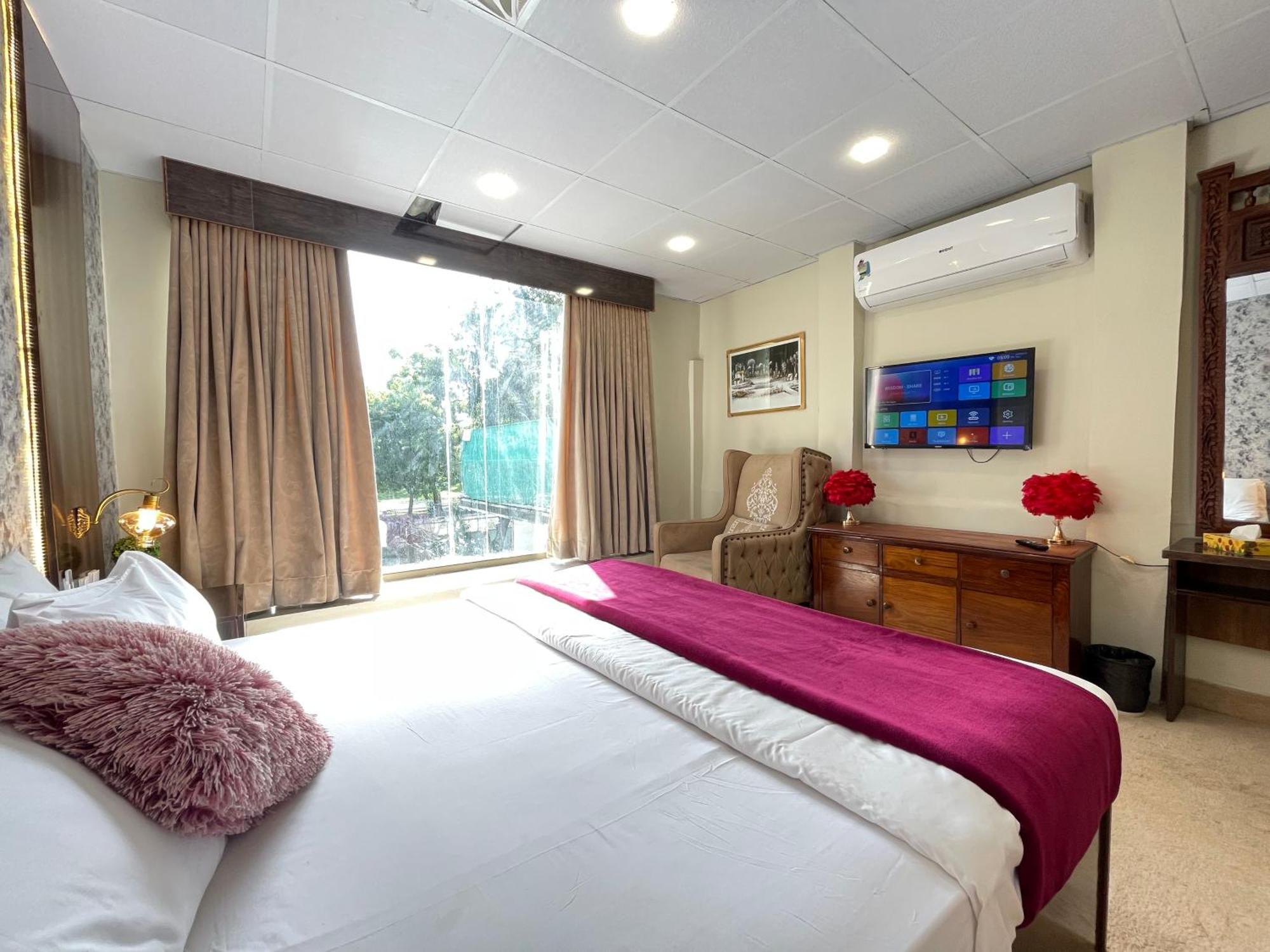 The Life Style Lodges Opp Centaurus Mall Islamabad Bagian luar foto