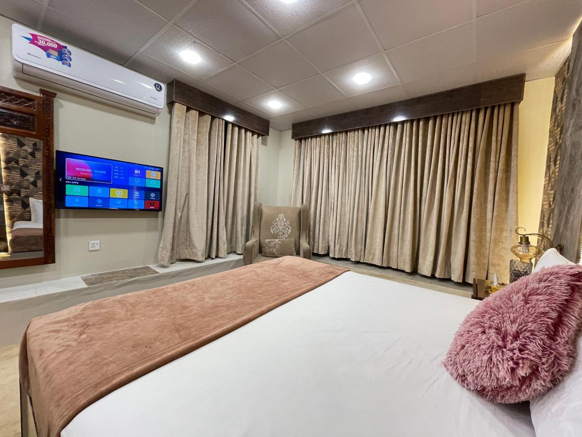 The Life Style Lodges Opp Centaurus Mall Islamabad Bagian luar foto