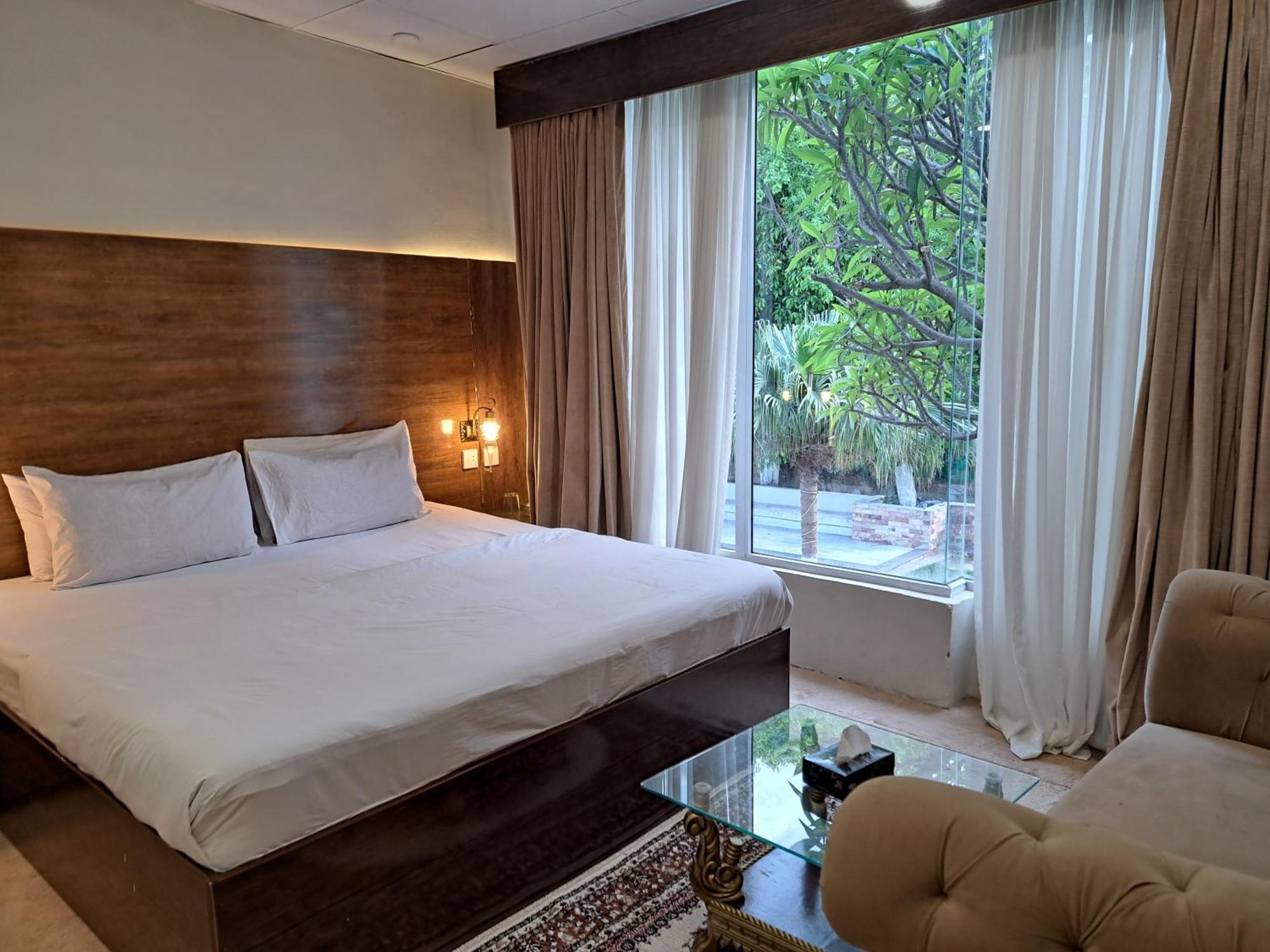 The Life Style Lodges Opp Centaurus Mall Islamabad Bagian luar foto