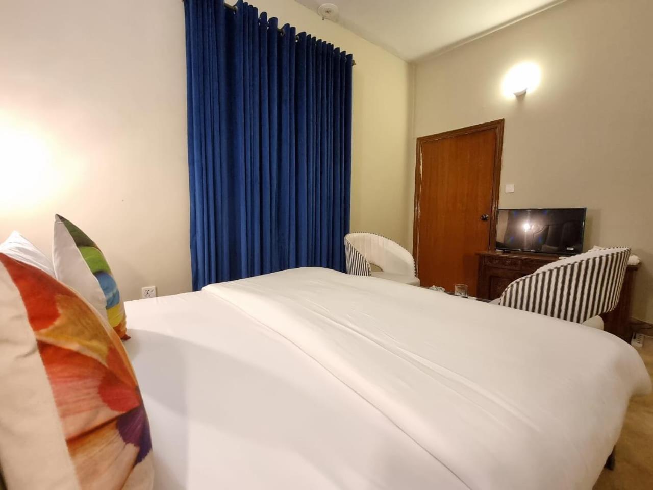 The Life Style Lodges Opp Centaurus Mall Islamabad Bagian luar foto