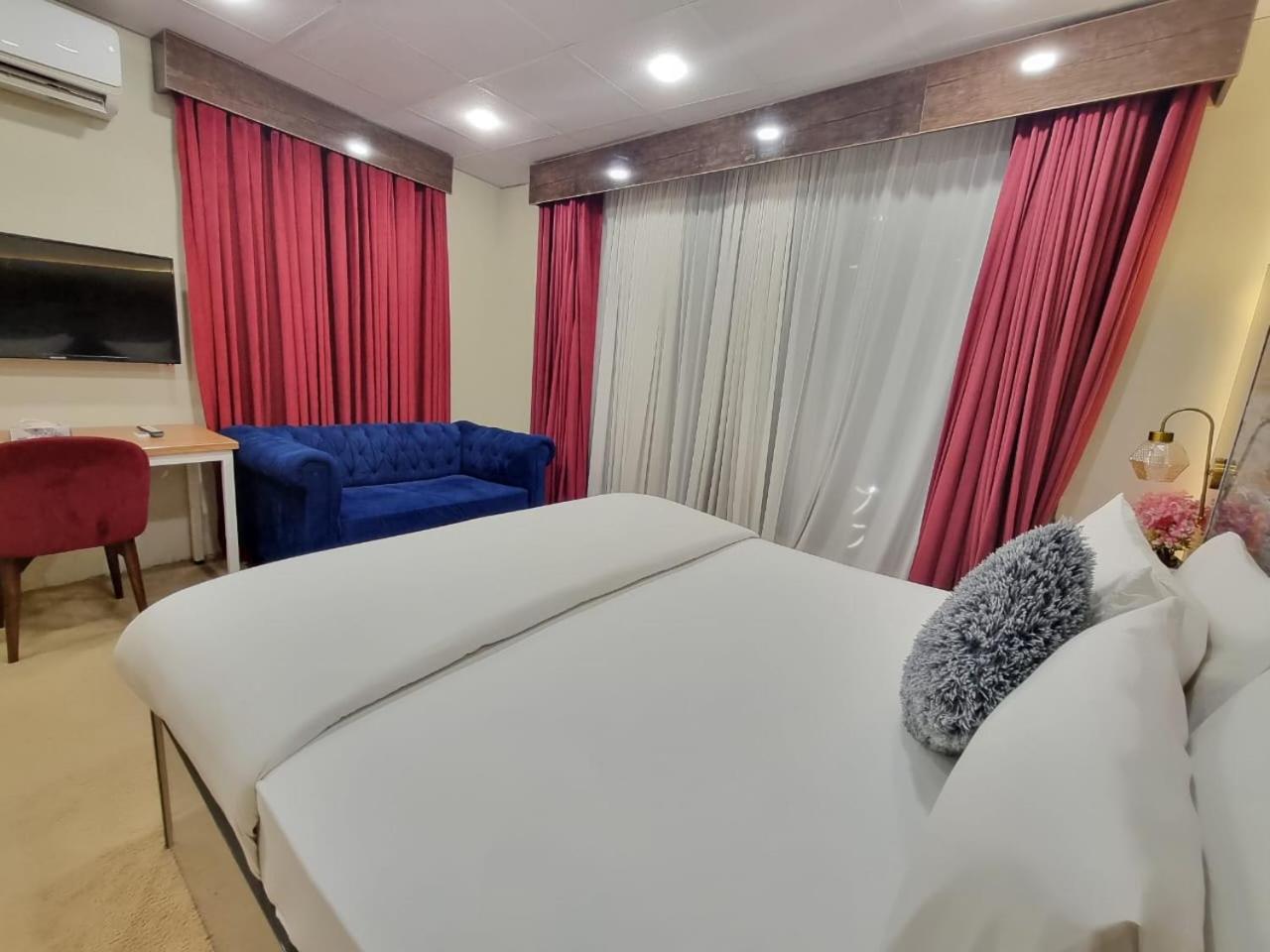 The Life Style Lodges Opp Centaurus Mall Islamabad Bagian luar foto