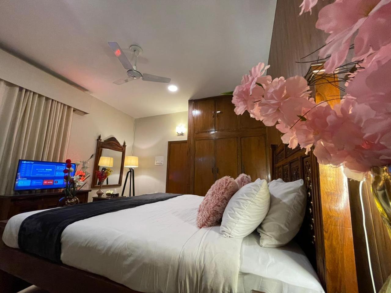 The Life Style Lodges Opp Centaurus Mall Islamabad Bagian luar foto