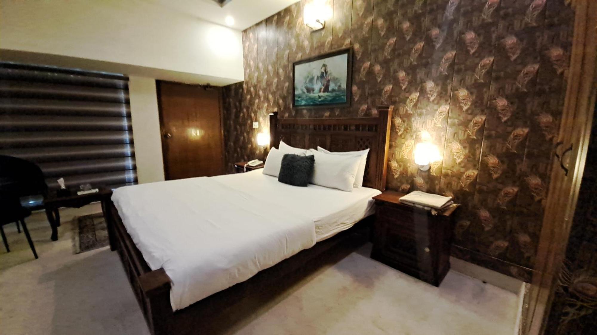 The Life Style Lodges Opp Centaurus Mall Islamabad Bagian luar foto