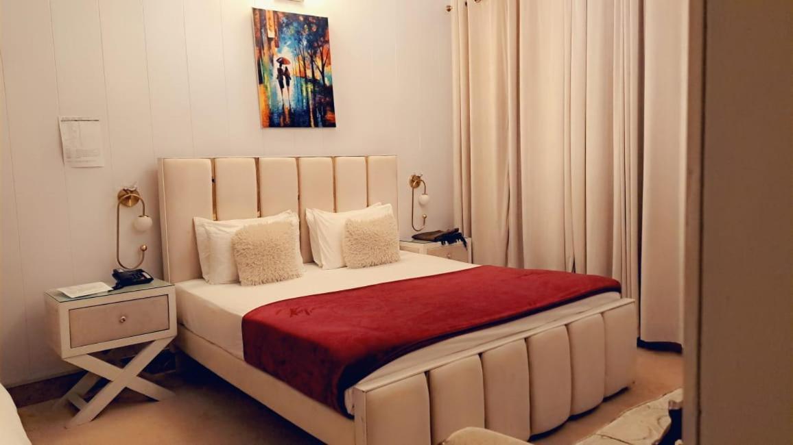 The Life Style Lodges Opp Centaurus Mall Islamabad Bagian luar foto